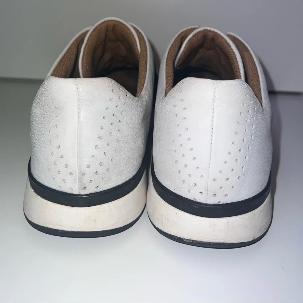 Vionic- Black and white codie Casual Slip on Sneaker - Picture 6 of 8